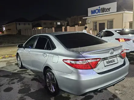 Toyota Camry 2016 года за 6 000 000 тг. в Атырау – фото 6