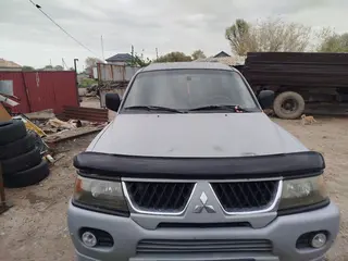 Mitsubishi Montero, 2003