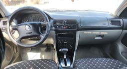 Volkswagen Golf 2001 года за 2 670 000 тг. в Экибастуз – фото 2