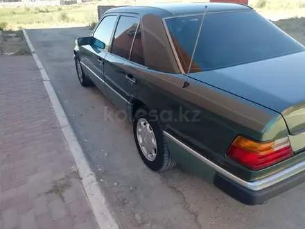 Mercedes-Benz E 220 1993 года за 3 200 000 тг. в Кызылорда – фото 4