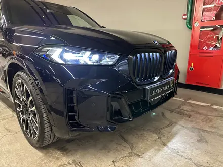 BMW X5 2024 года за 58 900 000 тг. в Астана – фото 6