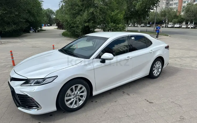 Toyota Camry 2023 годаfor16 000 000 тг. в Актобе