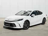 Toyota Camry Luxe 2025 года за 26 190 000 тг. в Уральск