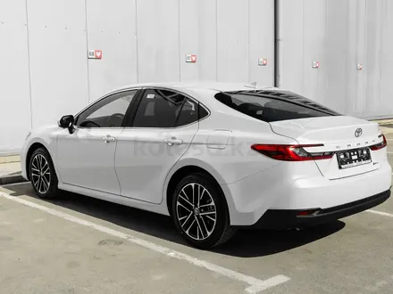 Toyota Camry Luxe 2026 года за 23 190 000 тг. в Уральск – фото 43