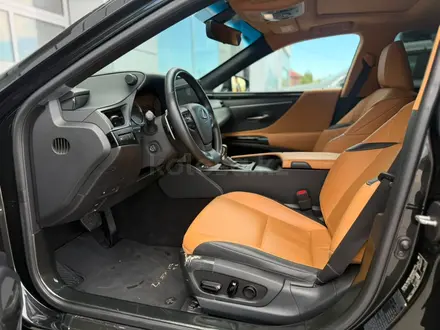 Lexus ES 250 F Sport 2.5 2023 года за 27 500 000 тг. в Шымкент – фото 11