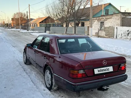 Mercedes-Benz E 220 1992 года за 1 490 000 тг. в Астана – фото 7