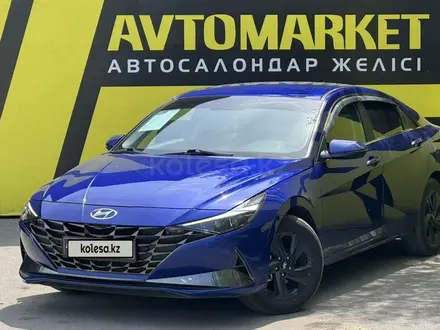 Hyundai Elantra 2022 года за 8 700 000 тг. в Семей