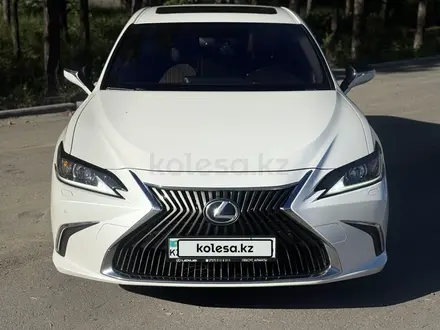 Lexus ES 250 2020 года за 18 500 000 тг. в Алматы