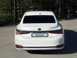 Lexus ES 250 2020 года за 18 500 000 тг. в Алматы – фото 4