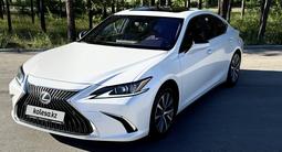 Lexus ES 250 2020 года за 18 500 000 тг. в Алматы – фото 2