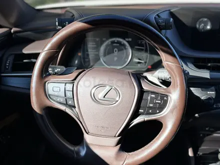 Lexus ES 250 2020 года за 18 500 000 тг. в Алматы – фото 8
