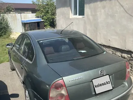 Volkswagen Passat 2003 года за 1 500 000 тг. в Алматы – фото 4