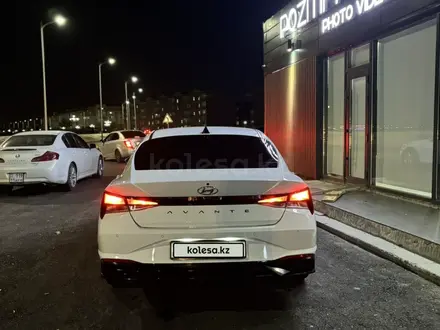 Hyundai Elantra 2022 года за 9 800 000 тг. в Кызылорда – фото 16