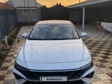 Hyundai Elantra 2023 годаfor9 100 000 тг. в Шымкент