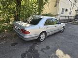 Mercedes-Benz E 230 1997 года за 2 150 000 тг. в Алматы – фото 4