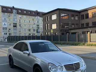 Mercedes-Benz E 320