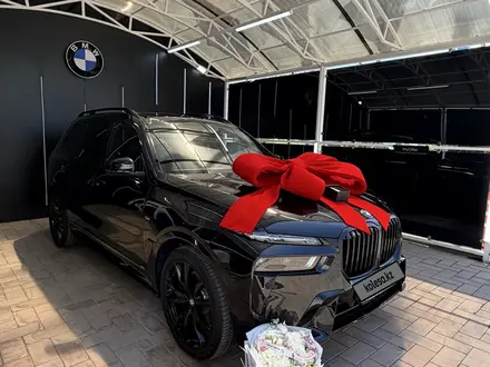 BMW X7 2025 года за 88 500 000 тг. в Астана