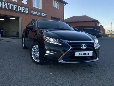 Lexus ES 250 2016 года за 17 000 000 тг. в Атырау