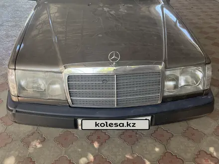 Mercedes-Benz E 200 1988 года за 1 650 000 тг. в Тараз