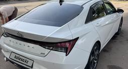 Hyundai Elantra 2023 года за 8 300 000 тг. в Алматы – фото 4