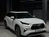 Toyota Highlander Luxe 2026 года за 29 000 000 тг. в Астана