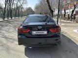 Toyota Camry 2023 годаүшін17 300 000 тг. в Алматы – фото 3