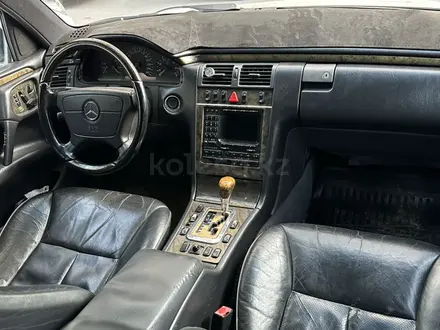 Mercedes-Benz E 320 1997 года за 2 500 000 тг. в Алматы