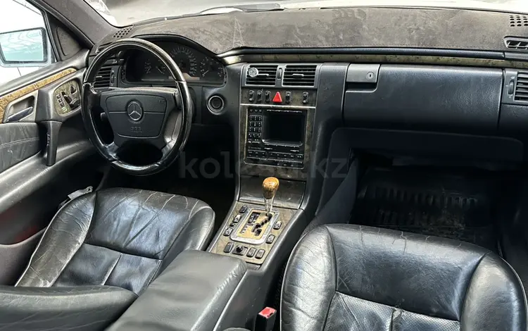 Mercedes-Benz E 320 1997 годаүшін2 500 000 тг. в Алматы