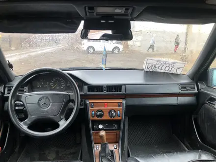 Mercedes-Benz E 200 1995 года за 1 500 000 тг. в Караганда – фото 11