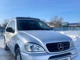 Mercedes-Benz ML 320 2000 годаfor2 700 000 тг. в Атырау