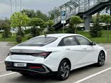 Hyundai Elantra 2024 годаfor8 700 000 тг. в Алматы – фото 3