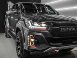 Передние фары на Toyota Hilux за 190 000 тг. в Алматы – фото 5