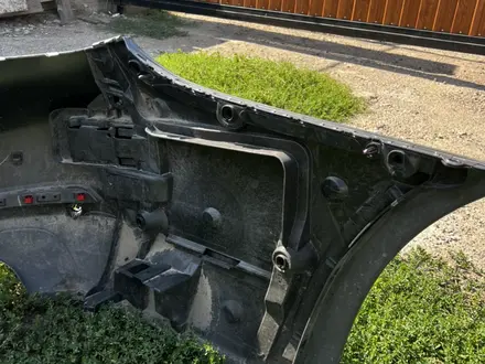 Бампер задний оригинал G30 за 100 000 тг. в Алматы – фото 5