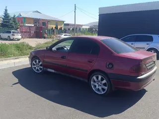 Toyota Avensis, 2000