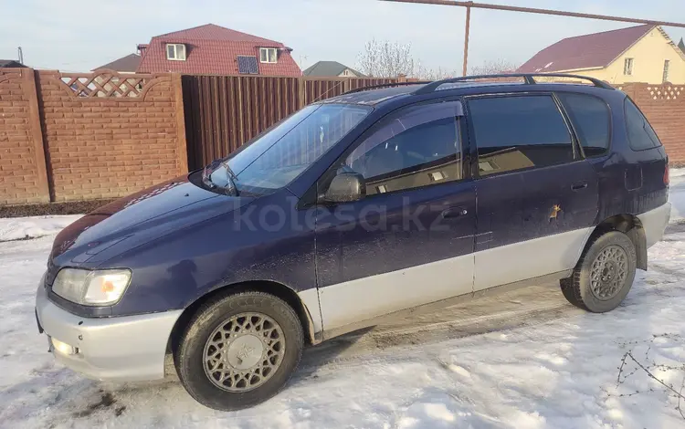 Toyota Ipsum 1999 годаүшін2 300 000 тг. в Алматы