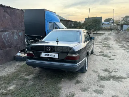 Mercedes-Benz E 230 1991 года за 1 400 000 тг. в Алматы – фото 3