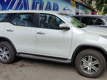 Toyota Fortuner 2024 года за 29 000 000 тг. в Алматы – фото 2