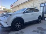 Toyota RAV4 2019 годаfor15 000 000 тг. в Шымкент – фото 4