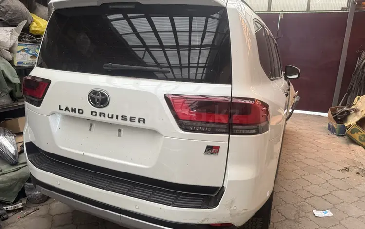 Toyota Land Cruiser 2022 года за 32 000 000 тг. в Алматы