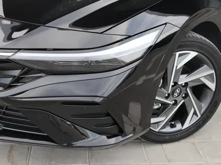 Hyundai Elantra Luxe 2024 года за 10 890 000 тг. в Костанай – фото 29
