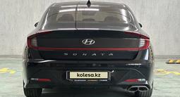 Hyundai Sonata 2022 года за 11 750 000 тг. в Алматы – фото 5