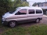 Hyundai Starex 2001 года за 1 800 000 тг. в Сарыагаш – фото 2
