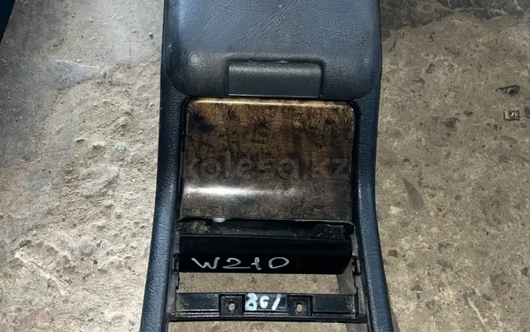 Подлокотник бардочек w210 w202 подстаканникүшін15 000 тг. в Алматы
