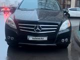 Mercedes-Benz R 350 2007 года за 5 800 000 тг. в Астана – фото 2