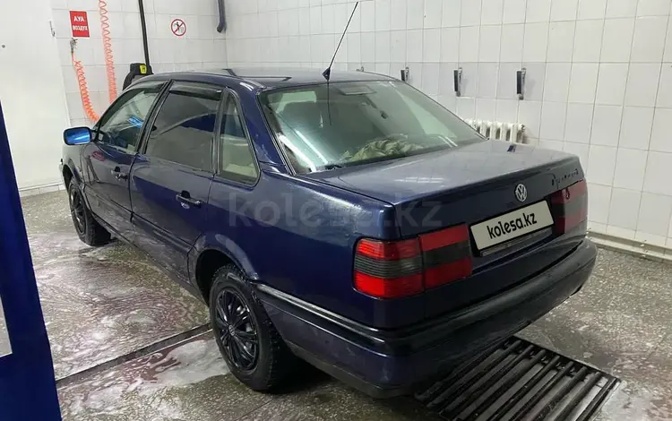 Volkswagen Passat 1996 годаfor800 000 тг. в Астана