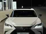 Lexus ES 250 2018 года за 18 000 000 тг. в Алматы