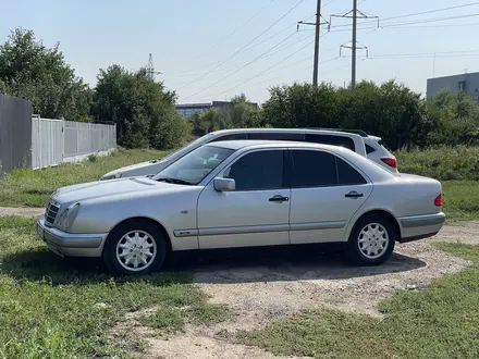 Mercedes-Benz E 240 1999 года за 3 000 000 тг. в Уральск – фото 6