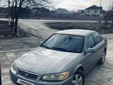 Toyota Camry 2000 года за 3 400 000 тг. в Жанаозен – фото 2