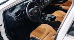 Lexus ES 250 Progressive 2022 годаүшін24 120 000 тг. в Астана – фото 4