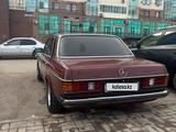 Mercedes-Benz E 240 1984 годаүшін3 333 333 тг. в Астана – фото 2